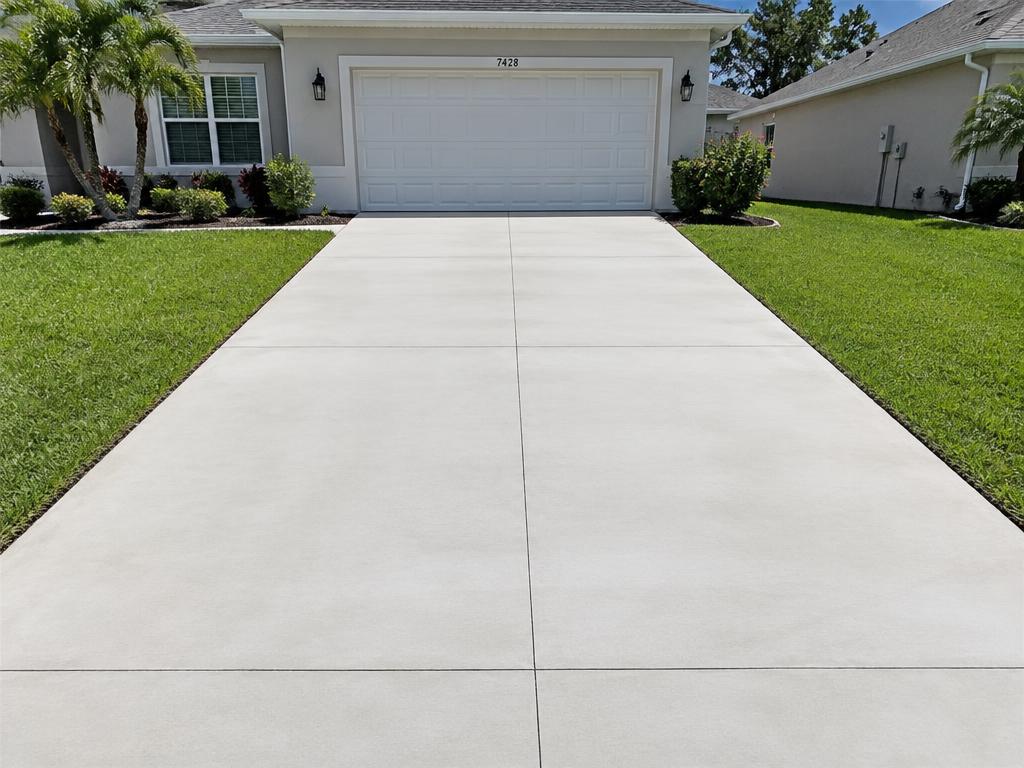 Driveways & Concrete after cleaning